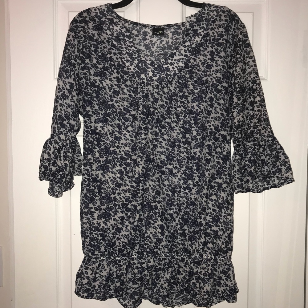 Flowered patterned blouse